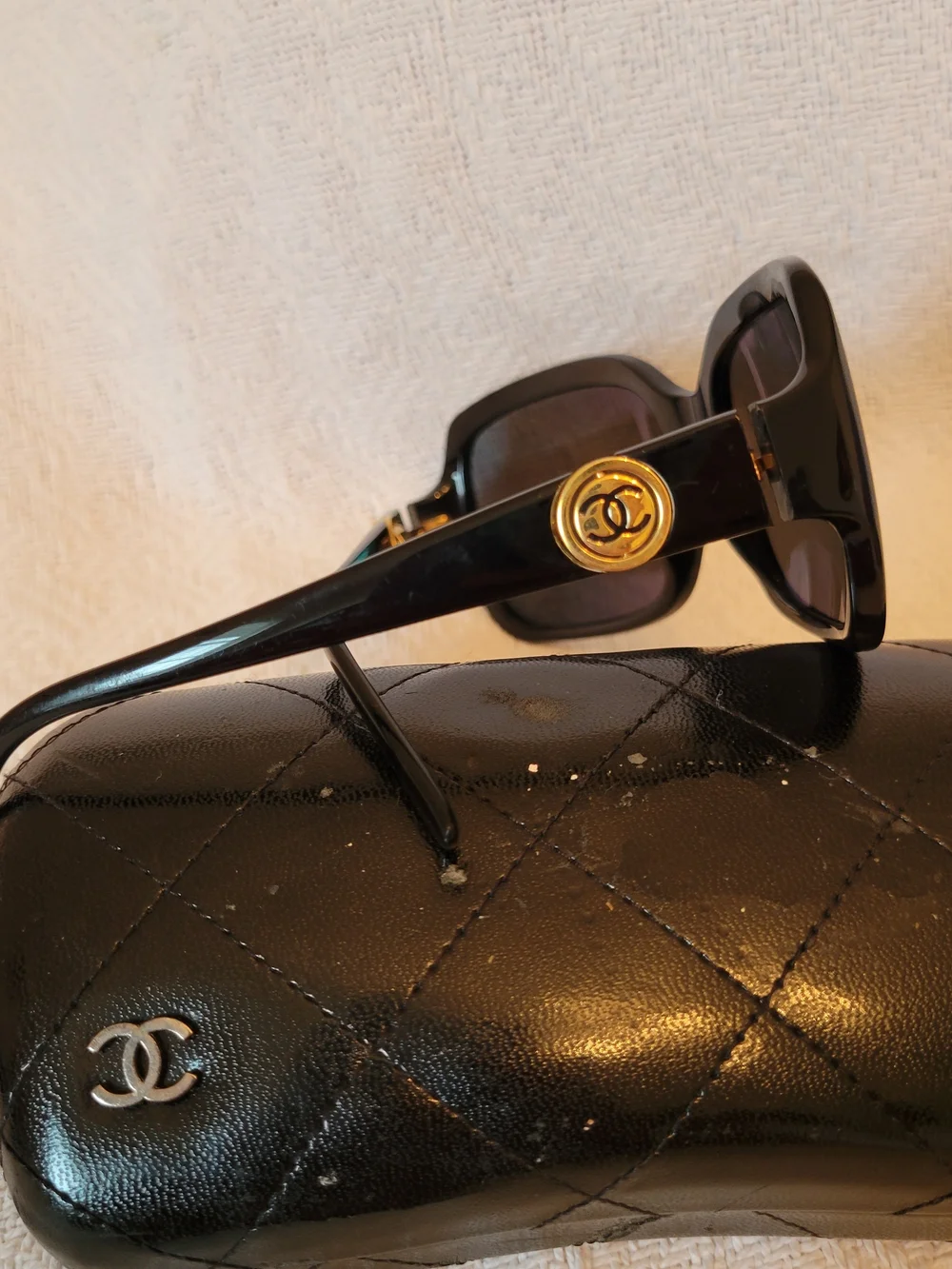 Chanel Black Oversized Women's Sunglasses - Picture 4 of 9